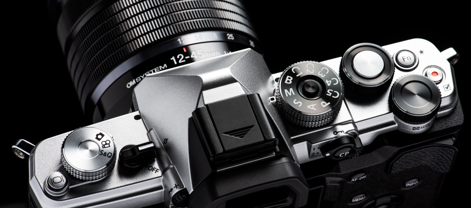 デジタルカメラ (Olympus) OM System OM-3 w/ 12-45mm OM SYSTEM OM-3 Srebrny + Zuiko 12‑45mm F4.0 PRO